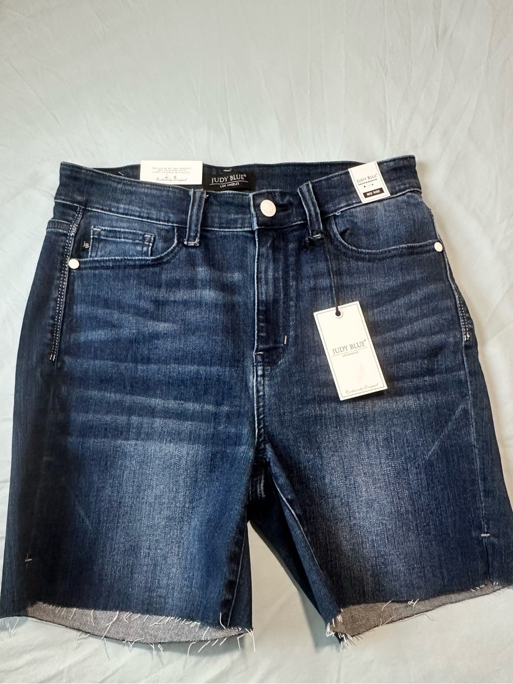 NWT Judy Blue Mid Rise Raw Hem Denim Shorts Dark Wash Size L